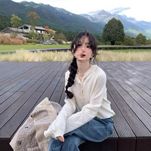 花栗鼠小姐 叠穿小帽衫 拼接蕾丝网纱白内搭女连帽小毛衫上衣