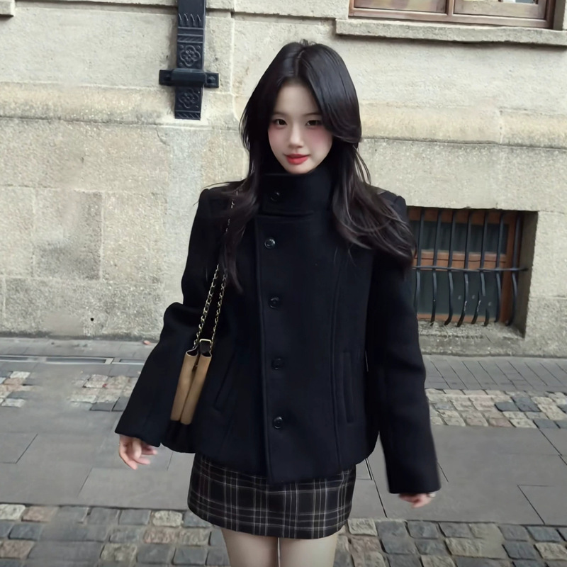 Black, high-end wool coat for women, 2026 autumn/winter new collection, short wool coat in a Hepburn style, perfect for petite figures Black, high-end wool coat for women, 2026 autumn/winter new collection, short wool coat in a Hepburn style, perfect for petite figures