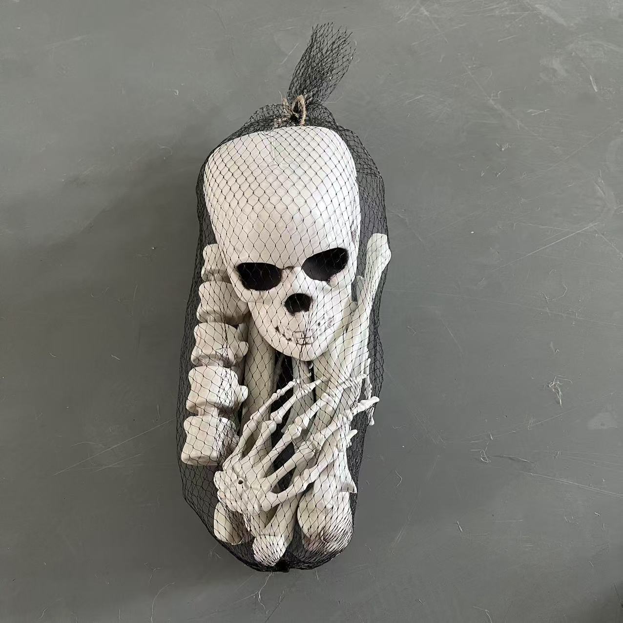 Halloween hueso de palo horrendo atmósfera props simulación cráneo decoración habitación secreta escape decoración de la casa embrujada colgante