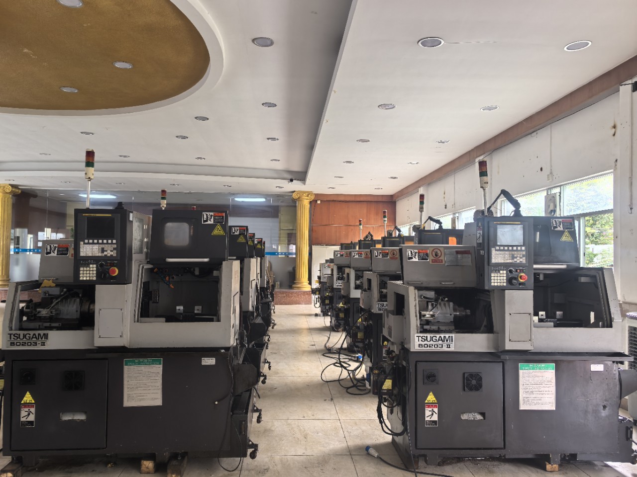 日本津上走心机B0203-II，带动力头，带旋转导套，带油中意墨料机