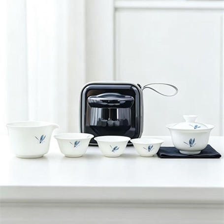 Blue and White Travel Tea Set Portable Quick-Brew Cup Outdoor Camping Tea Brewing Bowl Fair Cup Integrated Storage Tea Gift Set