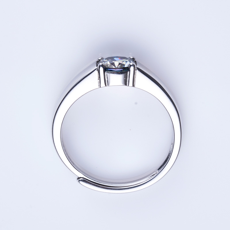 Anillo de plata S925 de cuatro garras de mujer con un anillo de hip-hop de piedra de mozanita gris de un quilate de oro incrustado