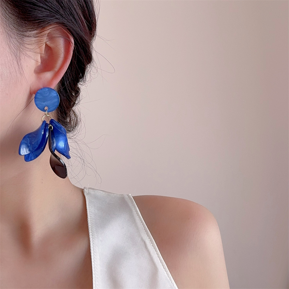18g Weight Copper Alloy Ear Needle Material Drop Earrings Classification 1 Pair Quantity Daily Occasion Acrylic Material Petal Pattern Women's Gender Retro, Sweet Style Polishing Craft 1 Pair Retro Sweet Petal Polishing Acrylic Drop Earrings 4