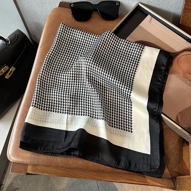 Bufandas de seda para mujeres 2025 primavera y otoño moda versátil temperamento minimalista 65cm bufandas de seda simuladas bufandas delgadas bufandas