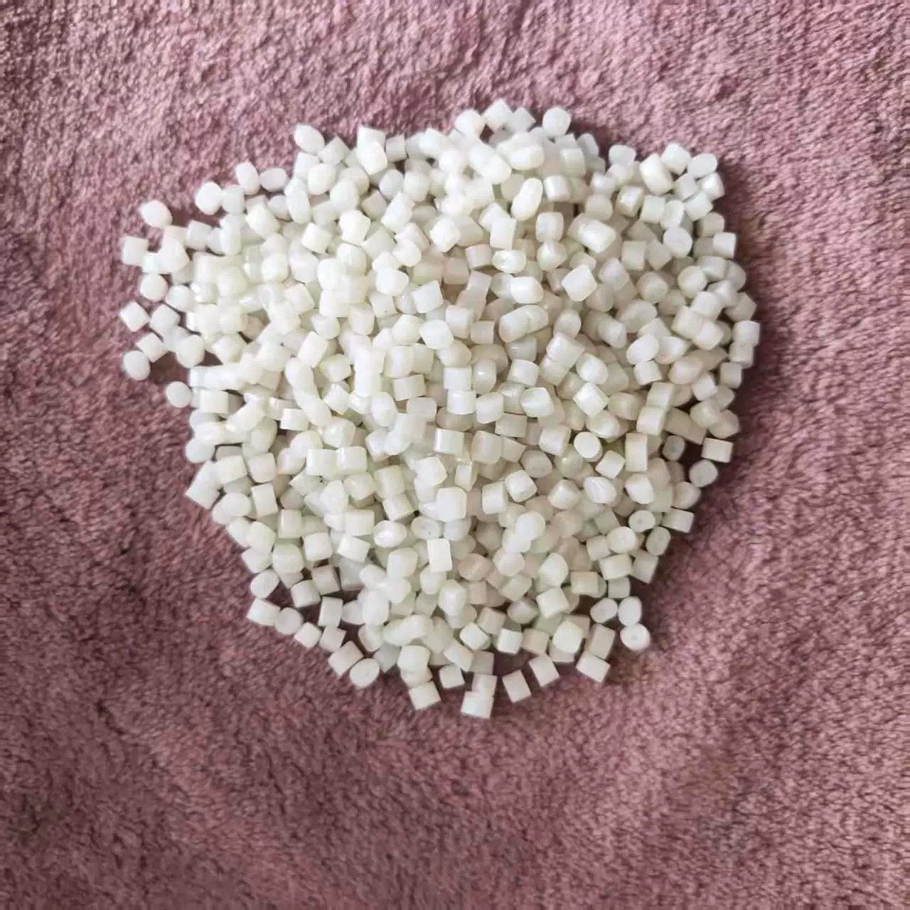 厂家供应HDPE高密度聚乙烯透明造粒可回收中空吹塑低压再生颗粒