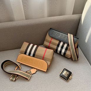 �r���¿�l�yײɫ���eŮ���W�t���μ�б�糱�����״����Ů��