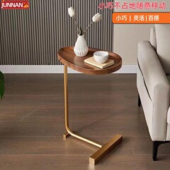 ソファーのサイドのいくつかのリビングルームは移動可能です。