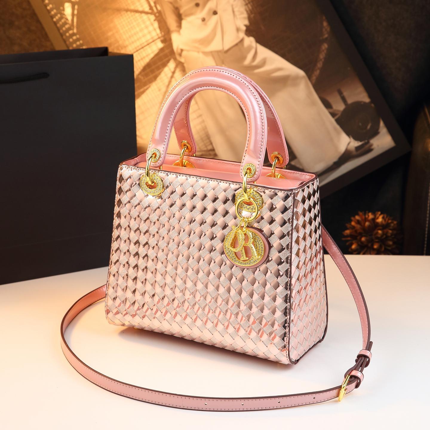 Túi xách nữ dáng đeo chéo kiểu Lady Dior thiết kế thời trang — màu vàng, bạc, màu tím, màu hồng
