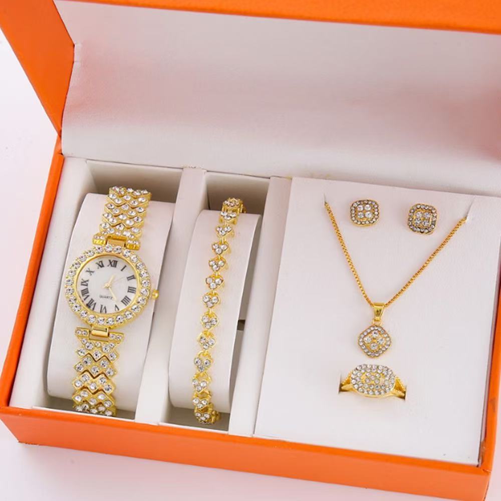 Golden roman watch + square diamond and roman