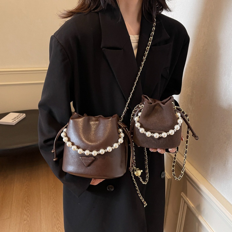 Bolso de cubo de textura transfronteriza 2025 nuevo bolso de mujer bolso de hombro esmerilado retro bolso de mensajero con cadena de cuentas