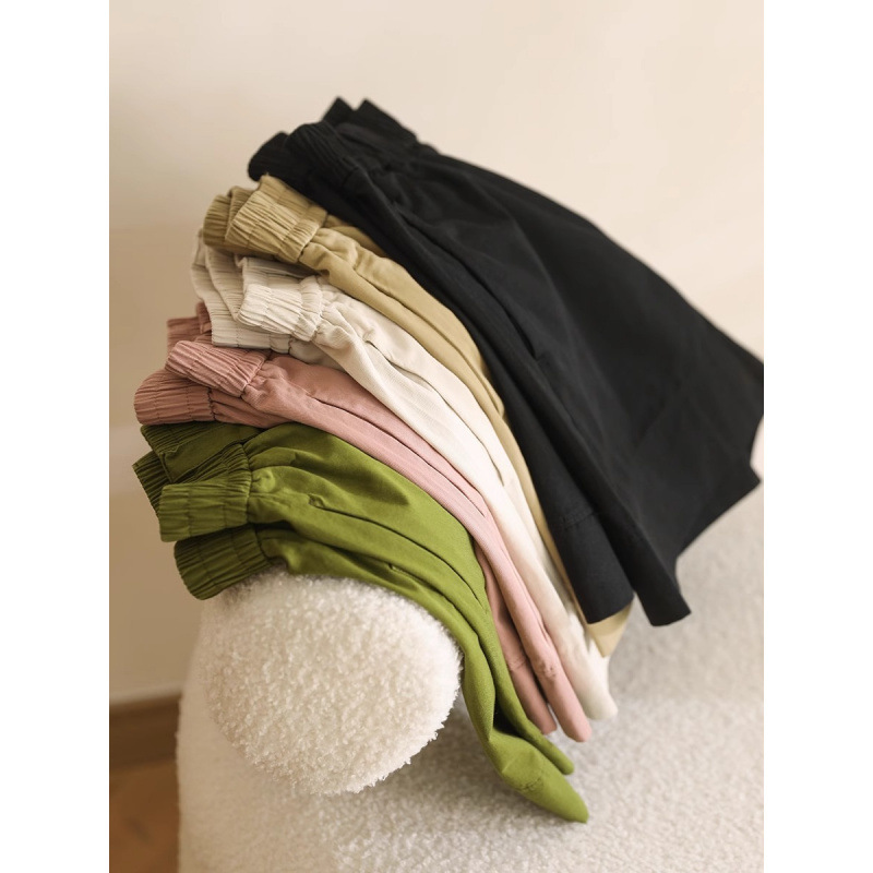 Summer New Style Loose Cotton and Linen Simple Casual Pants for Women, Petite Elastic Waist Walking Shorts, Sports Shorts, Five-Point Pants Summer New Style Loose Cotton and Linen Simple Casual Pants for Women, Petite Elastic Waist Walking Shorts, Sports Shorts, Five-Point Pants