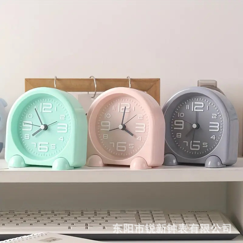 Fabricantes al por mayor nuevo reloj despertador silencioso de dibujos animados de metal gran número protección del medio ambiente lindo escritorio de dormitorio de estudiantes para niños