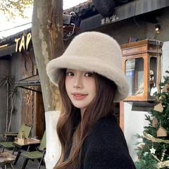 秋冬渔夫帽毛绒帽子保暖女帽加厚防寒显脸小毛绒护耳渔夫帽蒙古帽