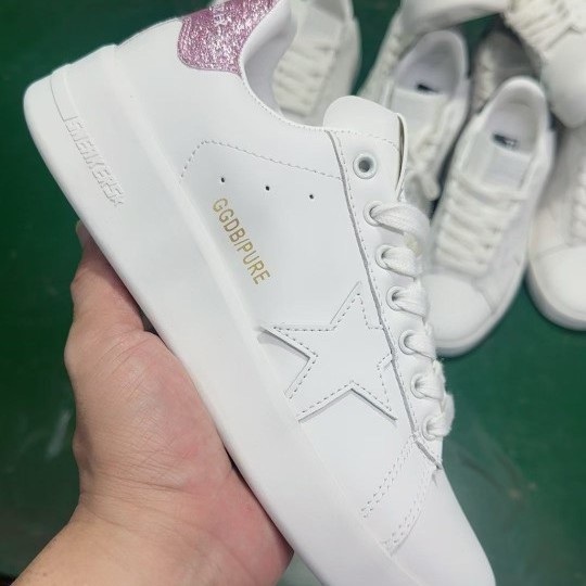 Casual retro lightweight universal white sneakers for leisure for…