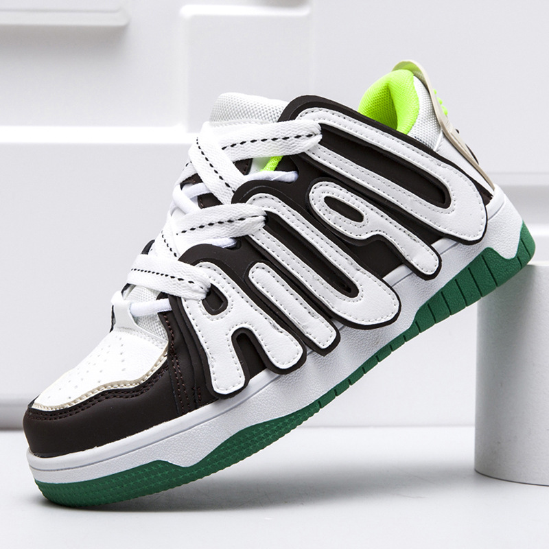 Small niche design board for men, versatile breathable, personalized trend, flat heeled Korean low top female student_voghion.com