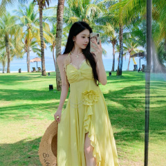 夏のドーパミン美しい海辺の休暇サスペンダードレス女性の黄色の立体花フリルホルターネックロングドレス