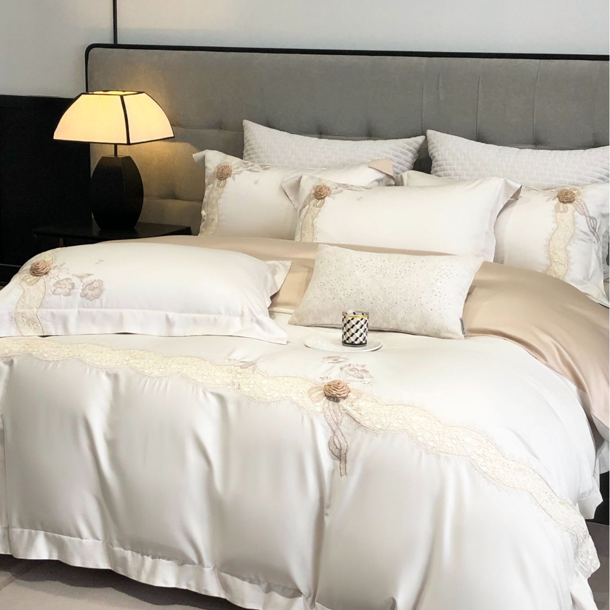 Set copripiumino in microfibra, stile francese, 100S Tencel Cotton, set di quattro pezzi con ricamo in pizzo, copripiumino floreale tridimensionale._voghion.com