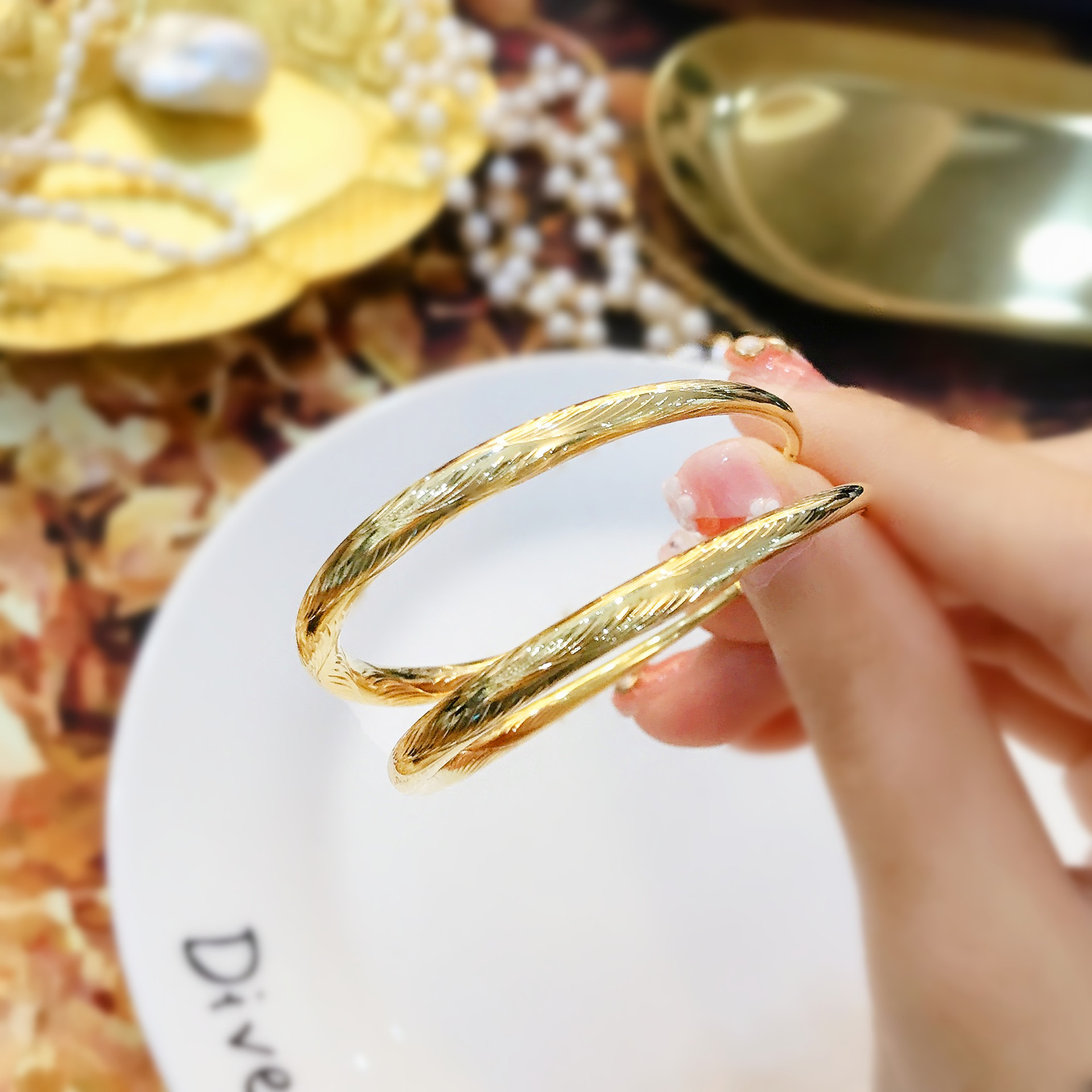 new retro carved large circle copper 18k gold-plated earrings