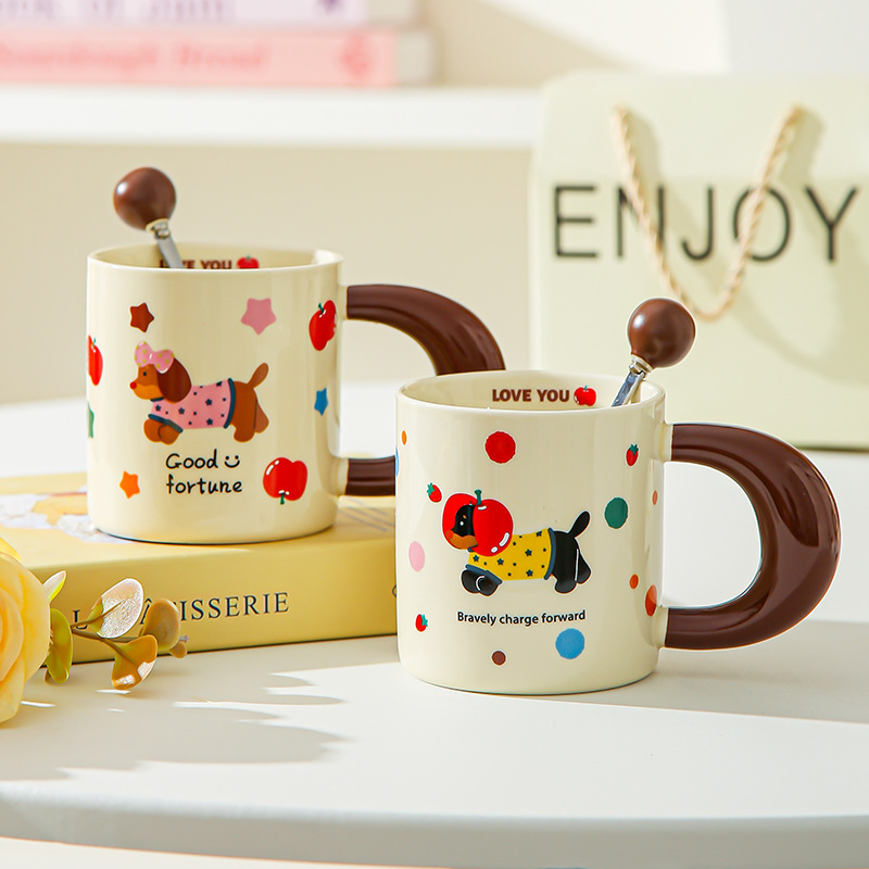 Taza de perro de salchicha para chicas lindas tazas de agua caseras nuevas tazas de café de desayuno de pareja de cerámica 2025
