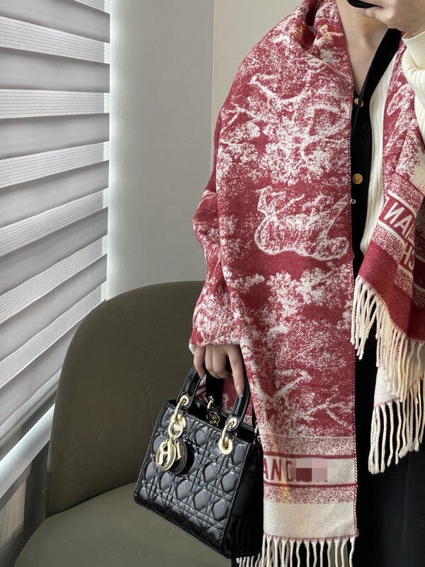 赵丽颖同款D家动物围巾女加厚保暖办公室流苏长款山水画披肩礼盒|undefined