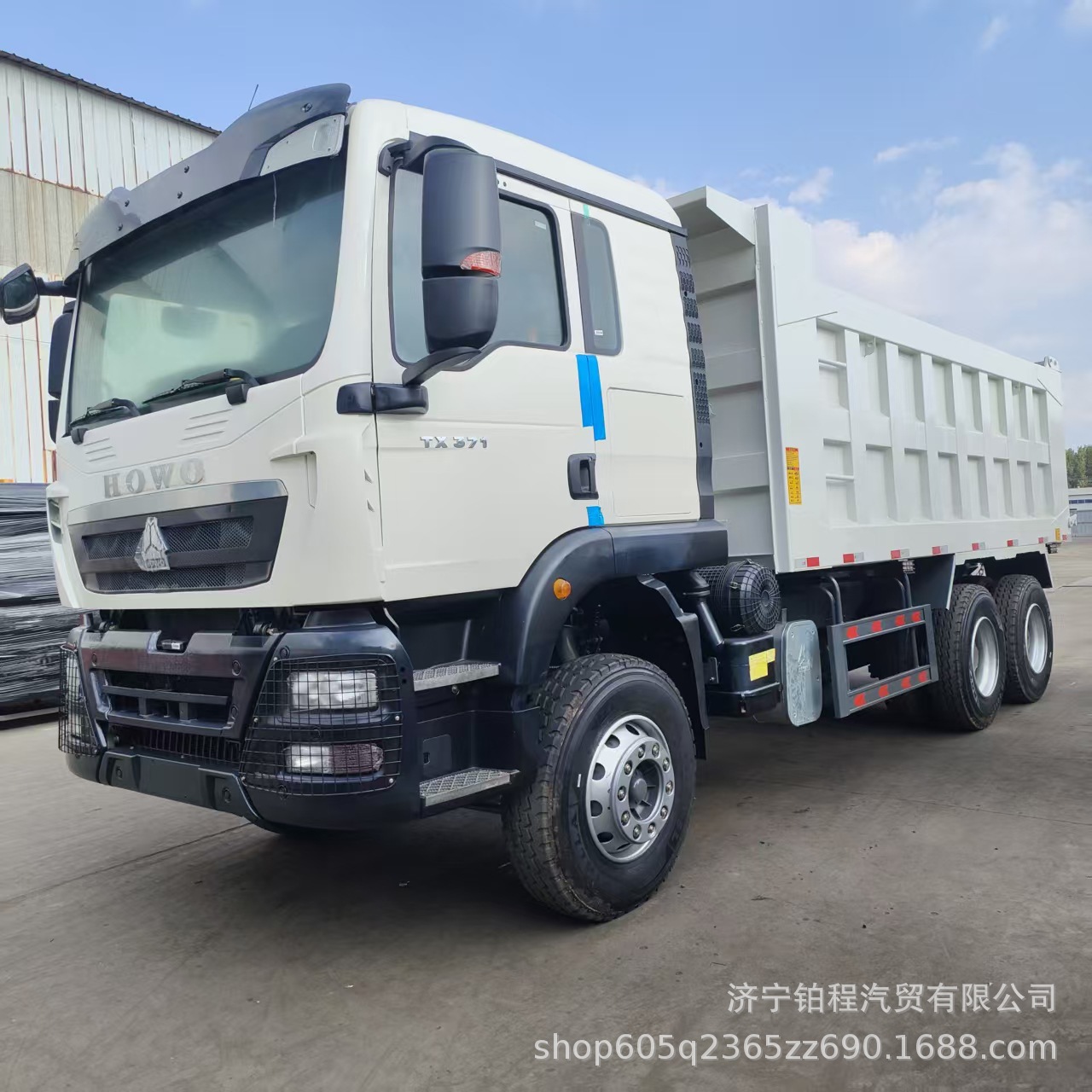 Export to Africa for cross-border sales of used HOWO dump trucks, heavy-duty dump trucks, with left and right steering options available