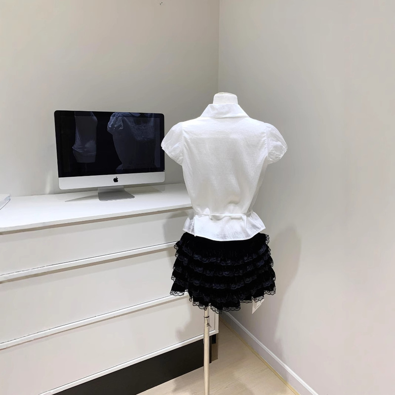 ピーターカラー レースアップ半袖シャツ ホワイト|undefined