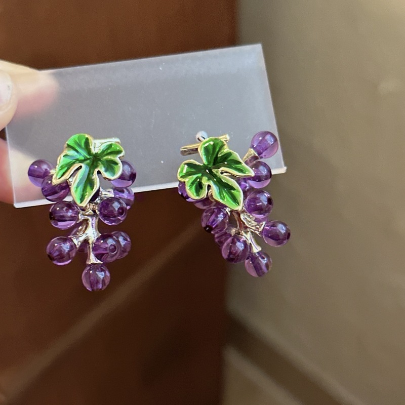 1 Pair Cartoon Style Grape Plating Alloy Ear Studs display picture 5
