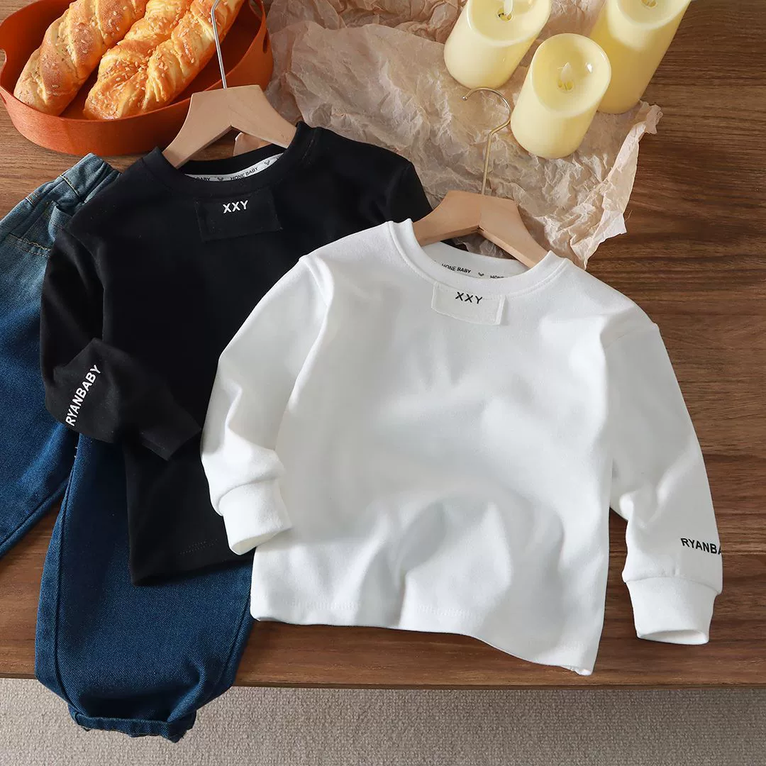 2024 Детская одежда, весенне-осенние корейские футболки для мальчиков и девочек среднего и большого размера, нижние рубашки с длинными рукавами в западном стиле, производители детской одежды оптом