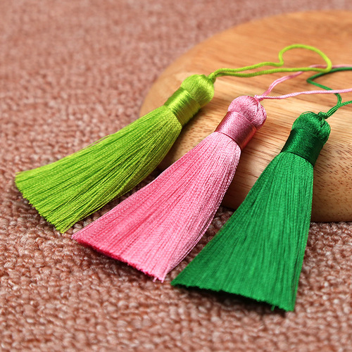 Fat 8cm short tassel polyester ice silk small tassel Chinese knot bookmark hanging tassel antique clothing tassel wholesale