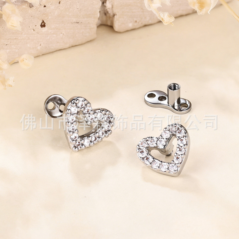 16G labret stud size and finish detail