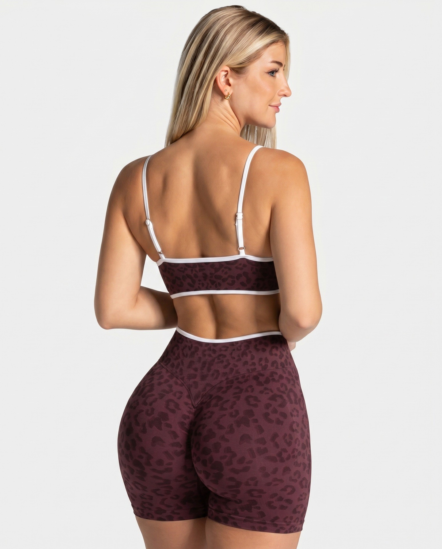TEOO transfronterizo sin costuras 3D impresión de leopardo pantalones cortos de yoga de borde de miel hump bra deportivo ropa de fitness set de yoga