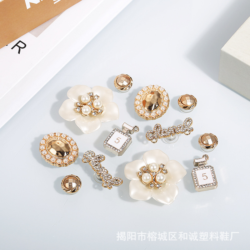 Summer hole shoes five-pointed star applique shoe buckle creative DIY detachable cartoon shoe decorations cross-border wholesale