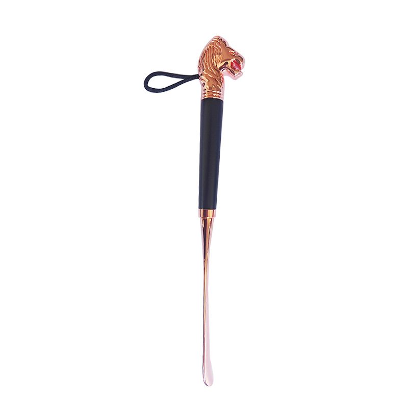 Precio de fábrica spot haya Lion Head Calzado de metal Calzado de aleación de zinc Calzado con extracción de zapatos con punta de león alargada Calzado de zapatos Regalo de alta gama
