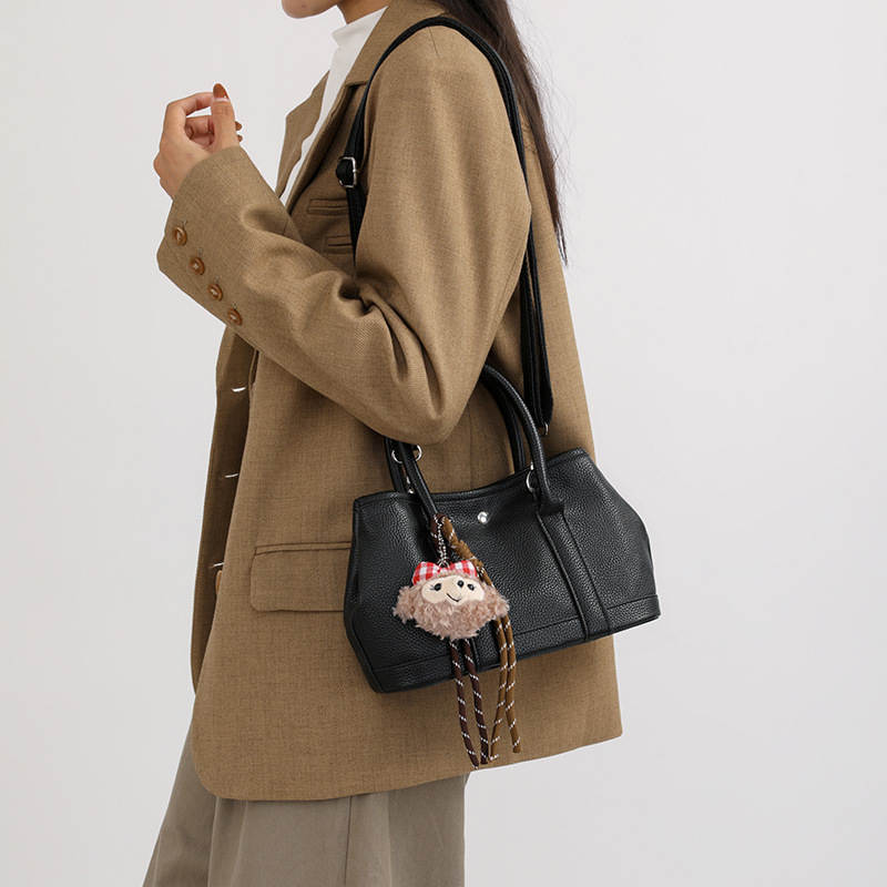 2025 New Trendy Women's Designer Handbag Luxury Minimalist Commuter Tote Shoulder And Crossbody Bag - Thumbnail 3