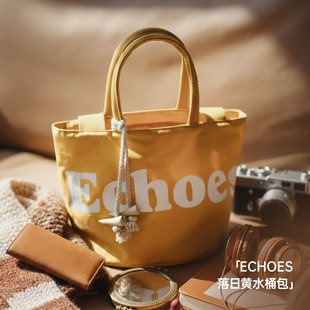 �R�Ǐ͹ŕr�������μ��Sɫ����ˮͰ��б���С���ӆ��g�������Ů