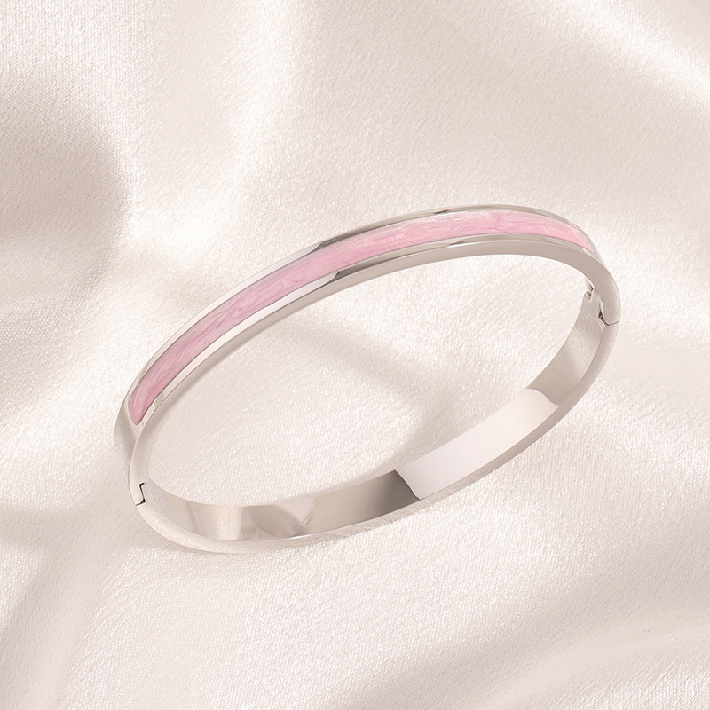 Pulsera de acero inoxidable para mujer, estilo de alta gama, combina con bolsos, diseño único y sencillo con efecto de goteo de aceite, retención de color duradera, pulsera de Kajia.