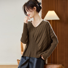 胖mm宽松大码慵懒风V领蝙蝠袖毛衣女春秋冬针织衫别致遮肚打底衫