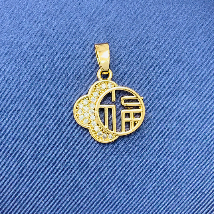 百種類のペンダントは心のままにファッションの経典を配合します。カップルの美しいペンダントは親友のアクセサリーを送ります。