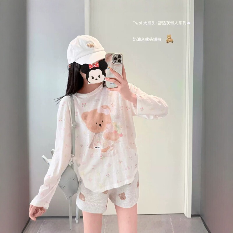 TWOI Cream Bear "Floral Little Bear Series" "Cream White Floral Little Bear Long Sleeve Crew Neck Shirt" TWOI Cream Bear "Floral Little Bear Series" "Cream White Floral Little Bear Long Sleeve Crew Neck Shirt"
