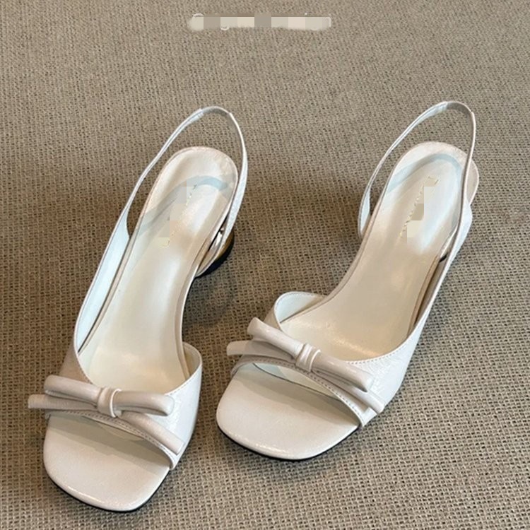 Retro arco de tacones gruesos sandalias de dedos desnudos mujeres 2026 nuevo outerwear de verano con falda hermoso tacones franceses image 4