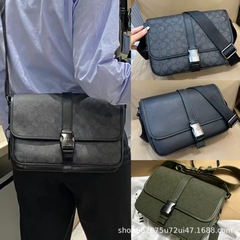 C家奥莱新款league 29男士真皮斜挎包蔻家经典老花单肩翻盖邮差包