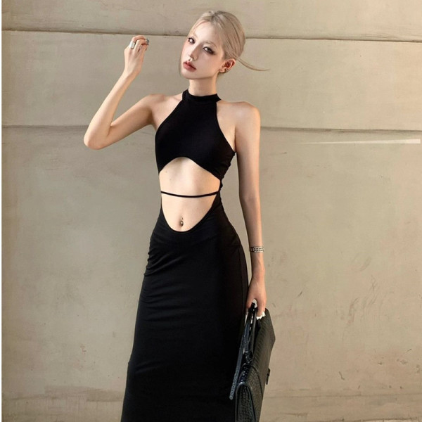 Black Elegant Niche Designer Summer New Holiday Hollow-Out Dress with Exposed Waist, Sexy Sleeveless, Long Slit Style