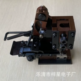 连接器;绝缘套管;接线连接器