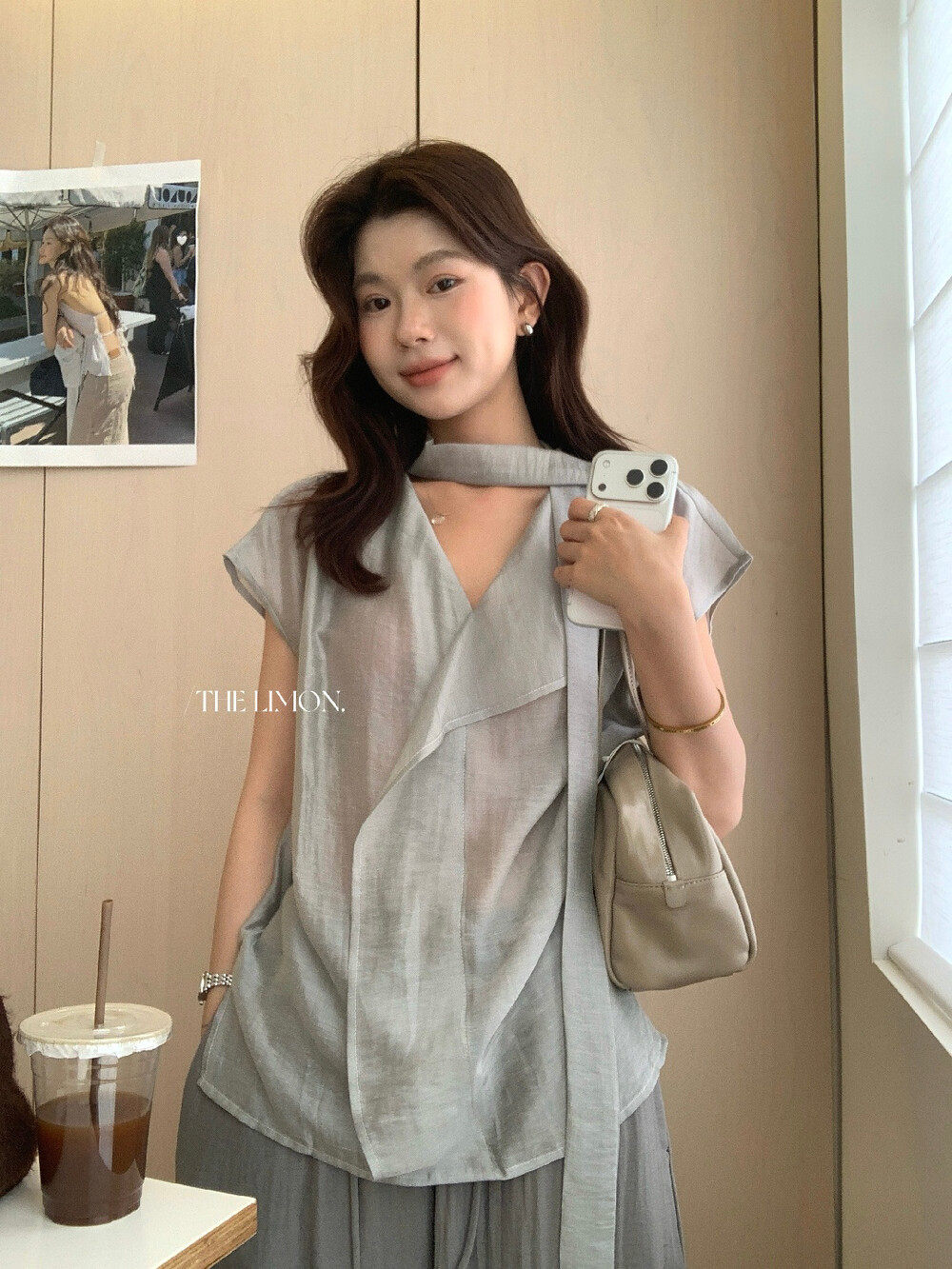 Áo sơ mi nữ linen cổ V tay dài phối dây rua, thiết kế thanh lịch mùa hè 2026 — Bột cam, xanh lá cây, màu xám, màu mơ chi tiết 4