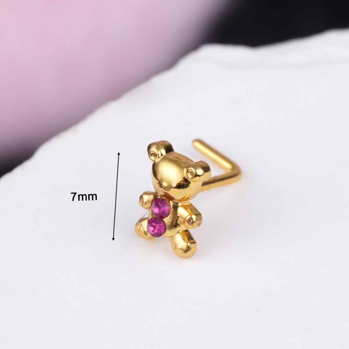 Piercing de nas cu urs și inimă în stil de lux discret_voghion.com