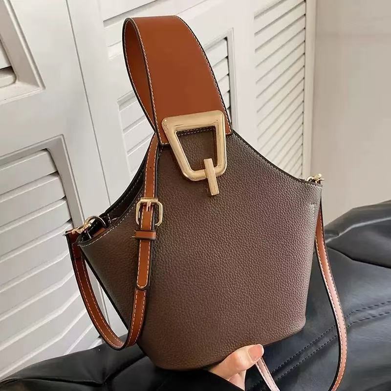 2026 New Color-Block Bucket Bag for Women, Single Shoulder Crossbody Bag, Versatile for Commuting, Niche Design, Underarm Bag, Summer 2025