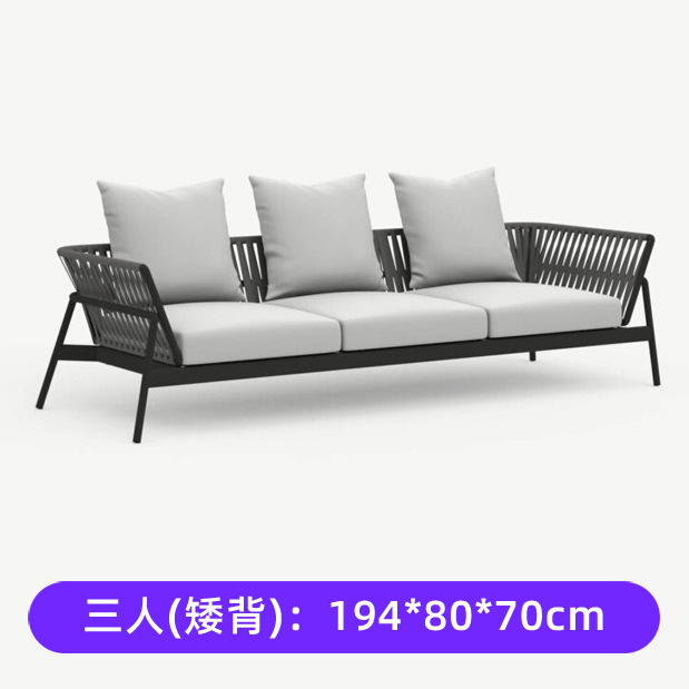 Tres personas (espalda baja)