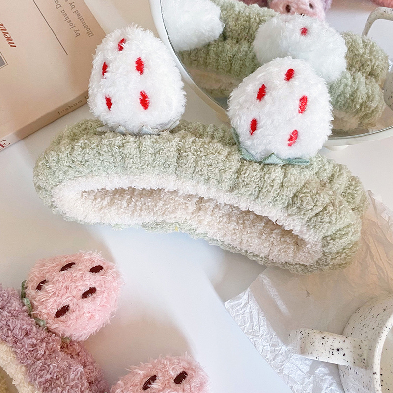 Linda fresa cara lavado diadema femenina felpa diadema Internet celebridad 2022 nuevo estilo banda de pelo estilo coreano tocado accesorios de pelo de invierno