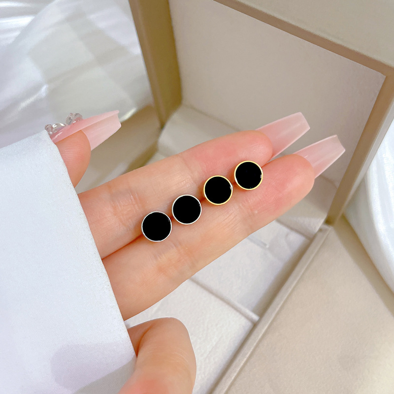 Round Pattern Women'S Gender Electroplating Golden Plated Round Titanium Steel IG Style Simple Style Ear Studs