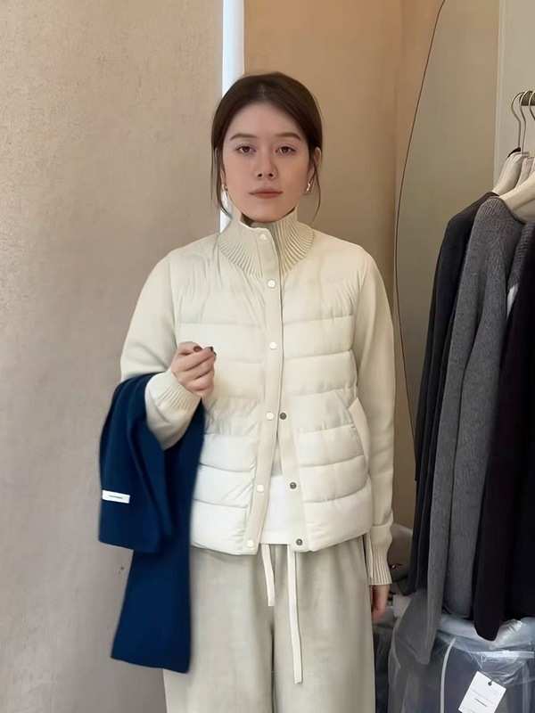 平湖霜林2025年冬季新款拼接针织袖轻羽绒90白鸭绒女式外套修身轻|undefined